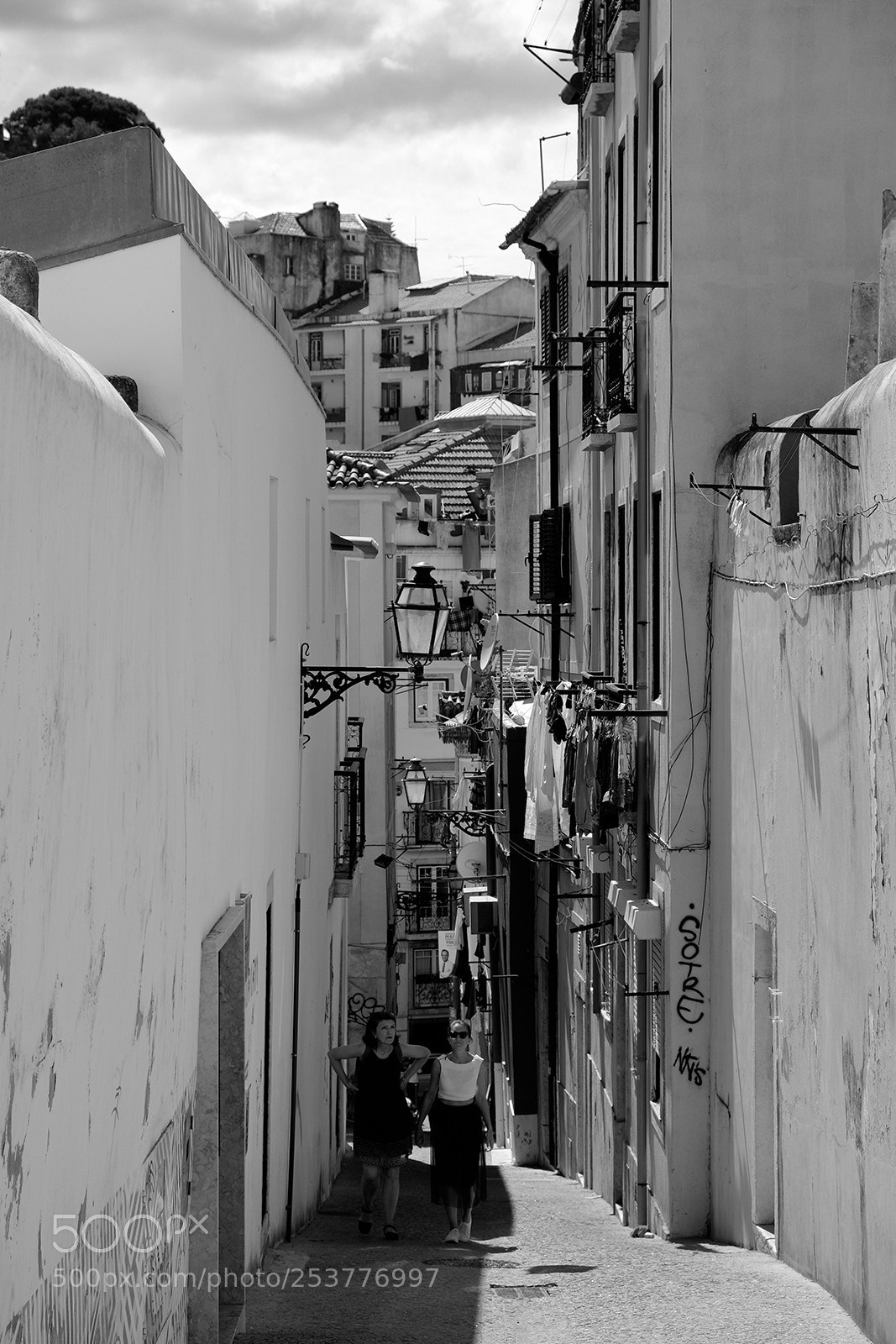 Fujifilm X-T20 sample photo. Mouraria lisboa photography