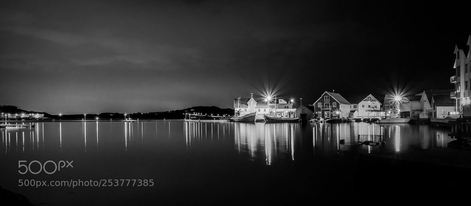 Olympus OM-D E-M1 Mark II sample photo. Vikevaag by night photography