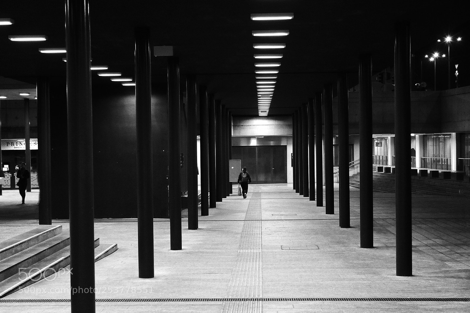 Fujifilm X10 sample photo. Lights photography