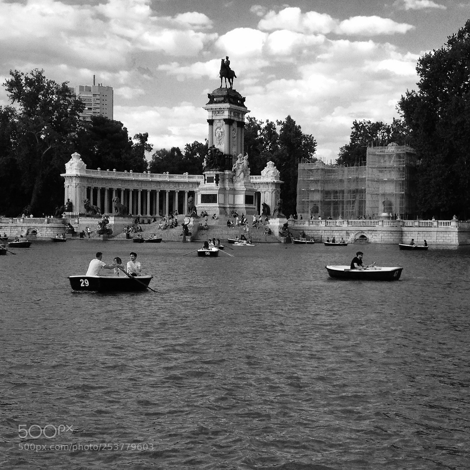 Apple iPhone 4S sample photo. Roll your boat photography