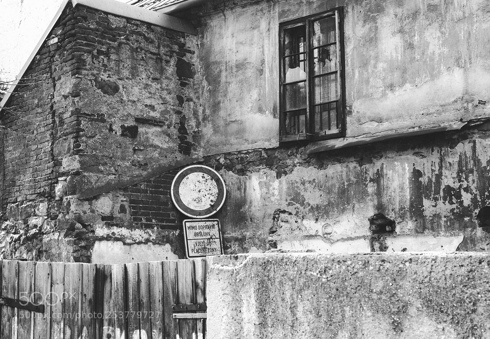 Nikon D7000 sample photo. Prohibition of entry, paid photography