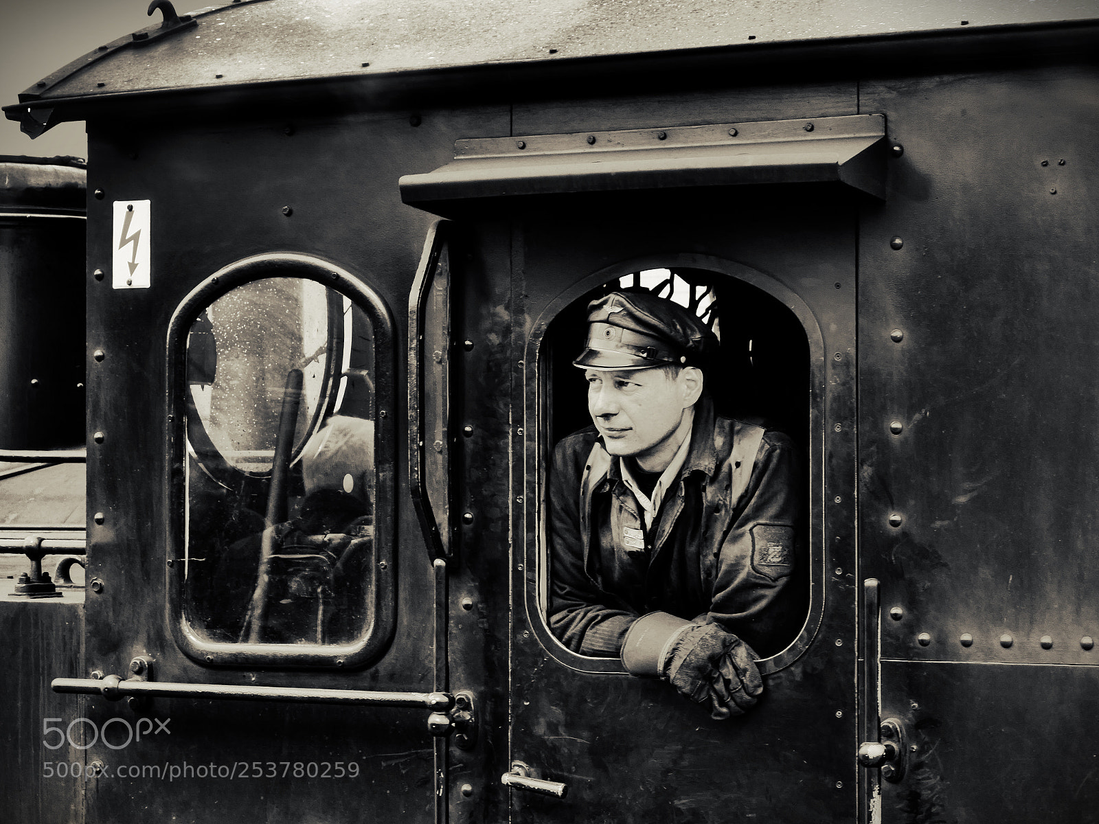 Panasonic Lumix DC-G9 sample photo. Steam train driver photography
