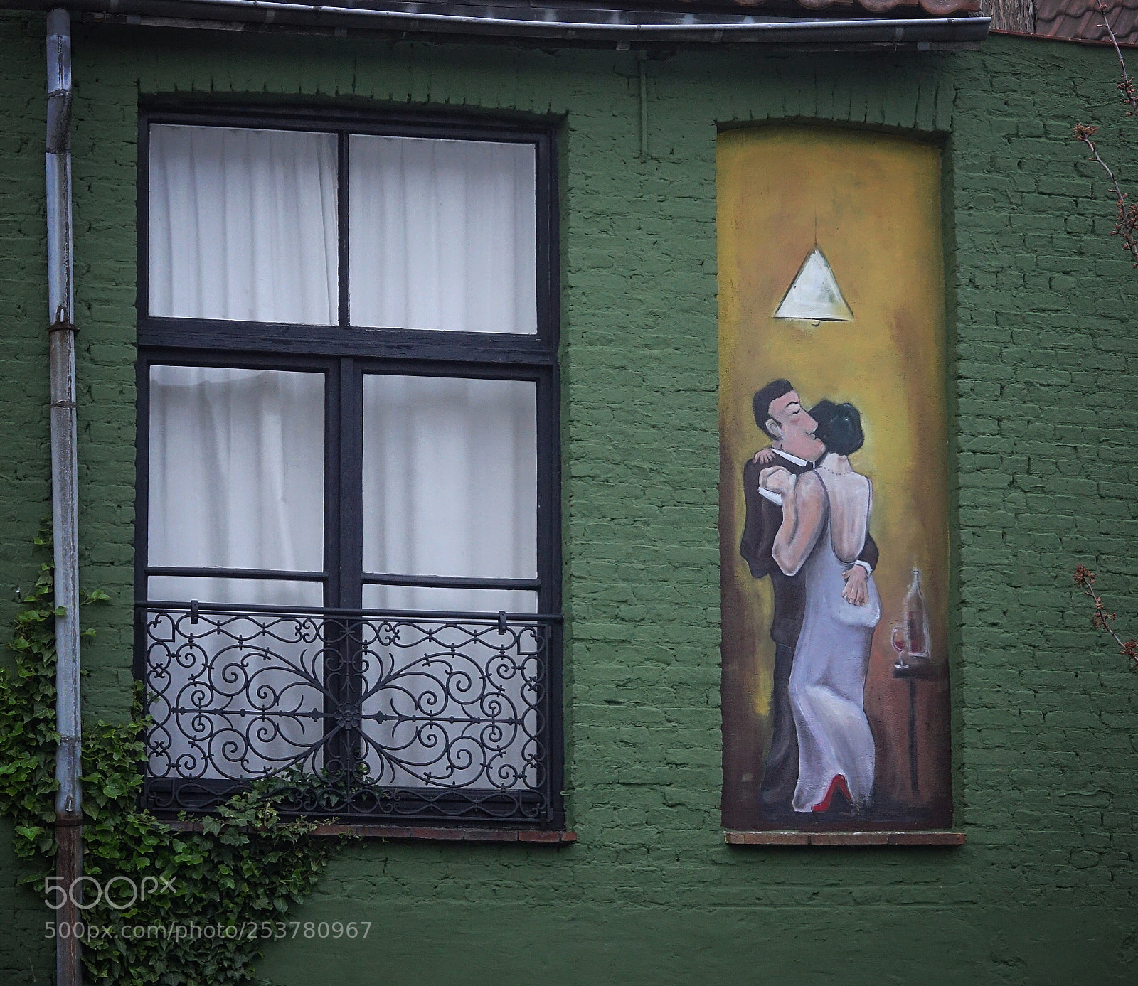 Sony Cyber-shot DSC-RX10 III sample photo. Dancing through the window. photography