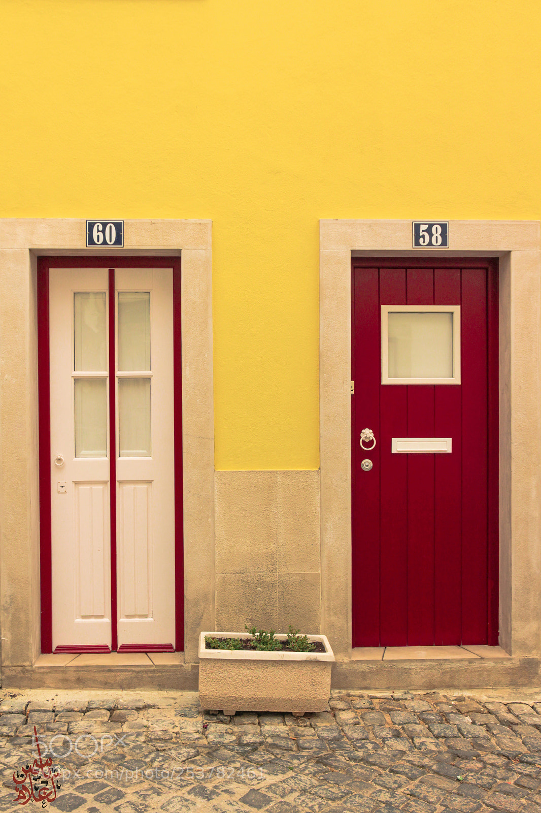 Canon EOS 600D (Rebel EOS T3i / EOS Kiss X5) sample photo. Doors side by side photography