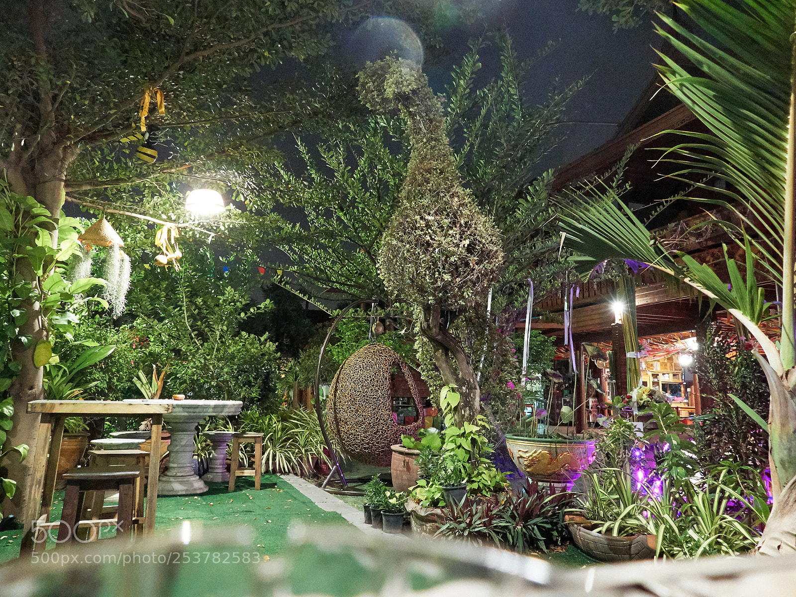 Panasonic Lumix DMC-FZ1000 sample photo. Enchanted hotel in bangkok photography