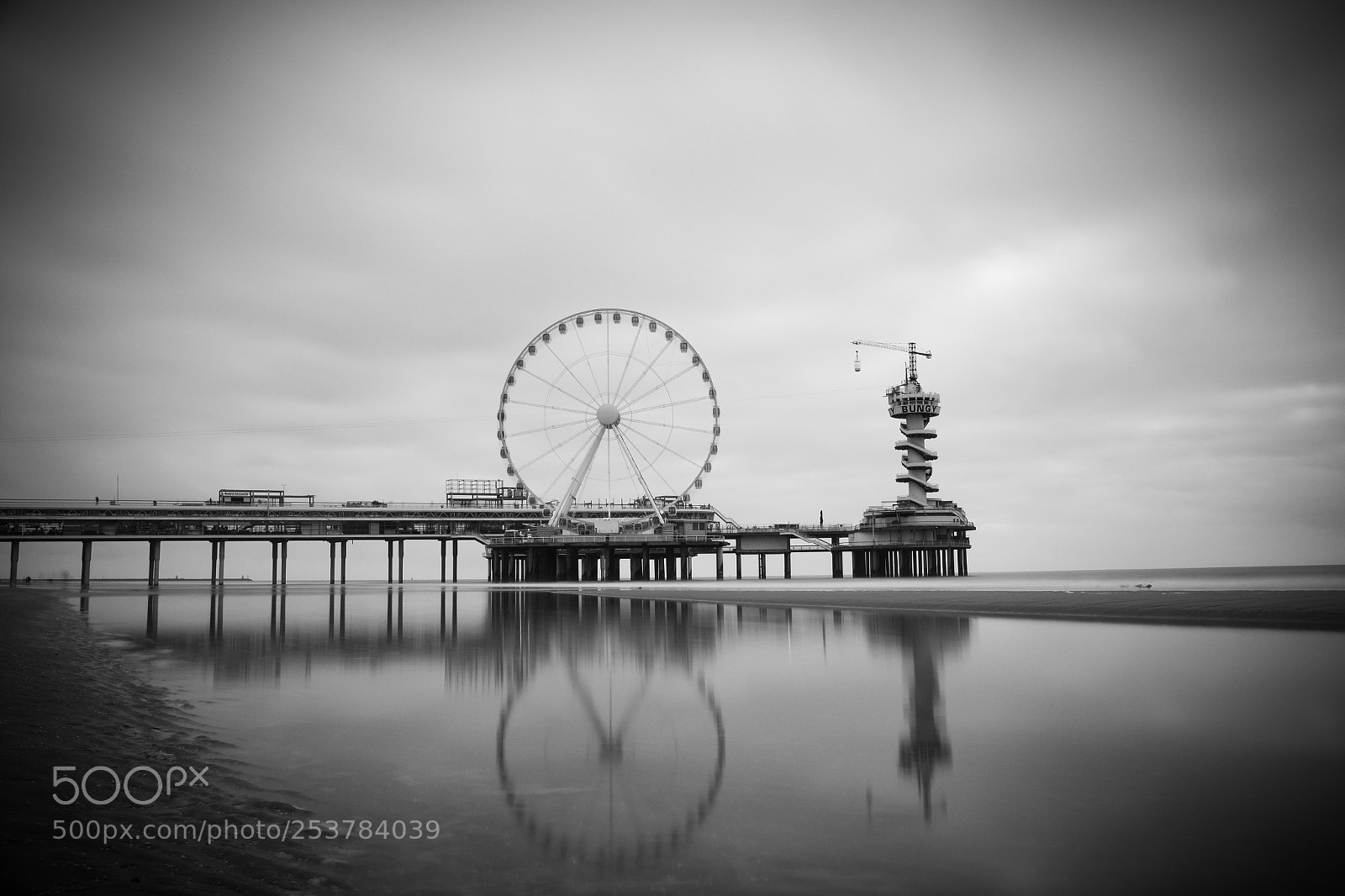 Sony a6000 sample photo. Scheveningen pier photography