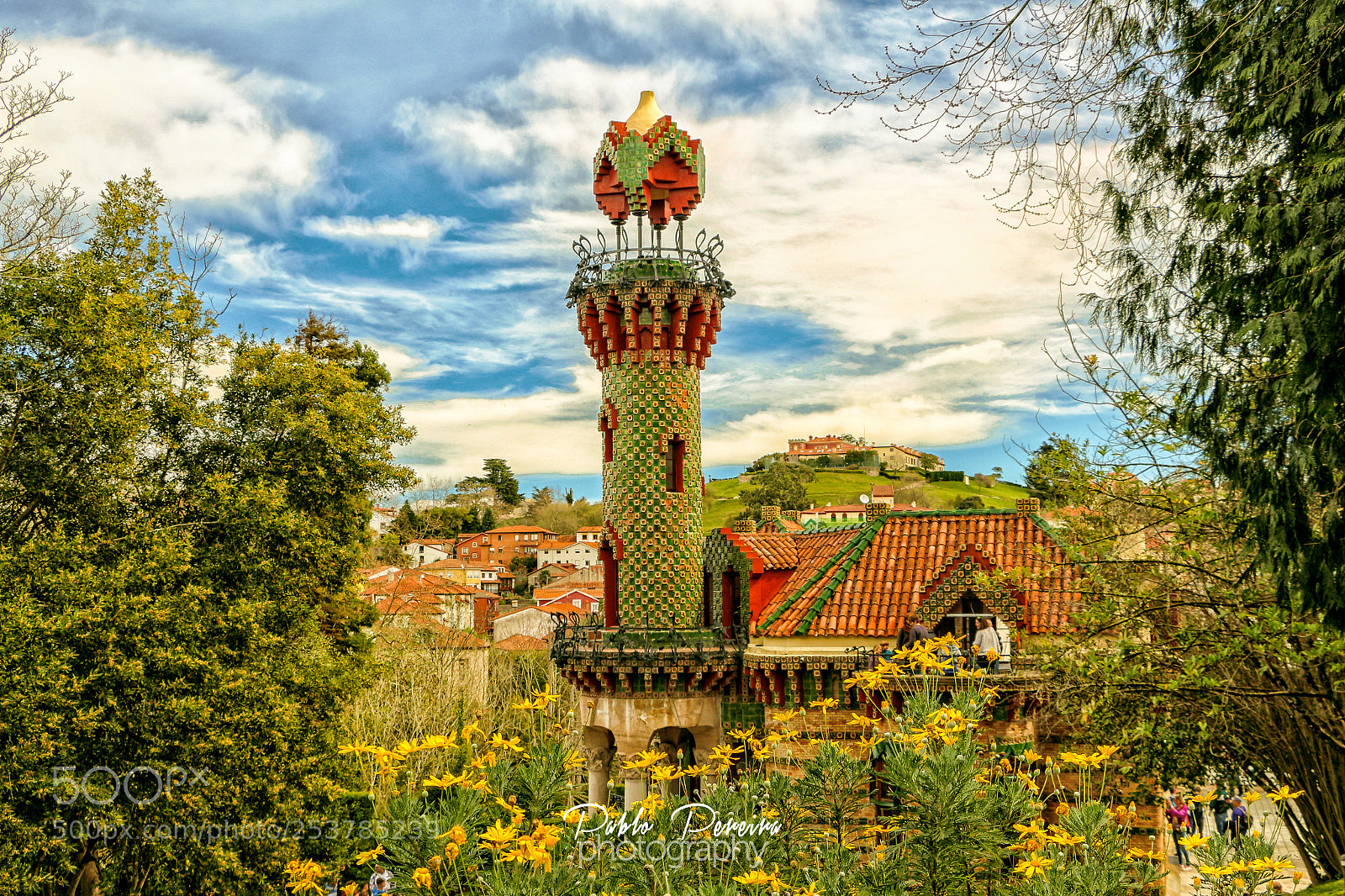 Canon EOS 700D (EOS Rebel T5i / EOS Kiss X7i) sample photo. El capricho de gaudí photography