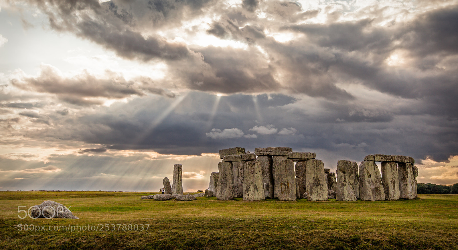 Canon EOS 5D Mark II sample photo. Stonehenge photography