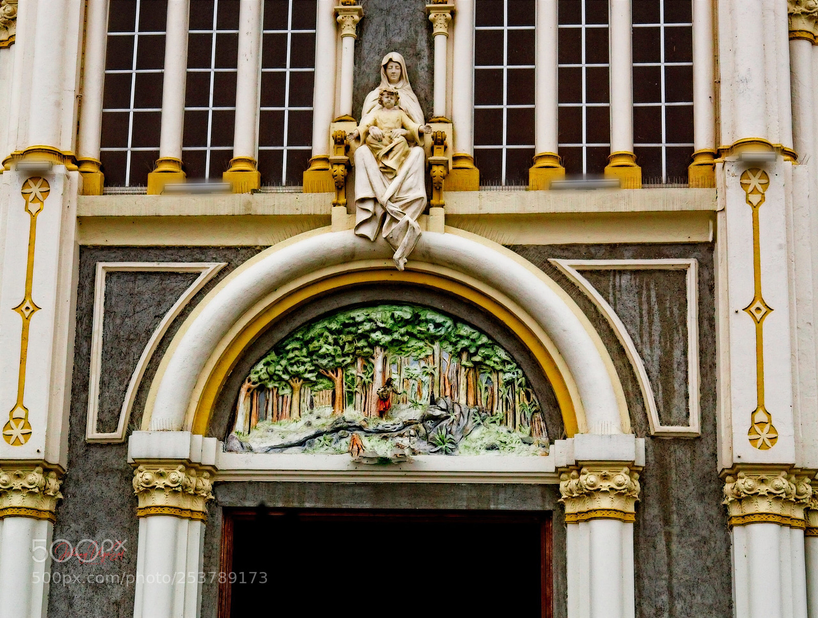 Sony a6000 sample photo. Main entrance of the photography