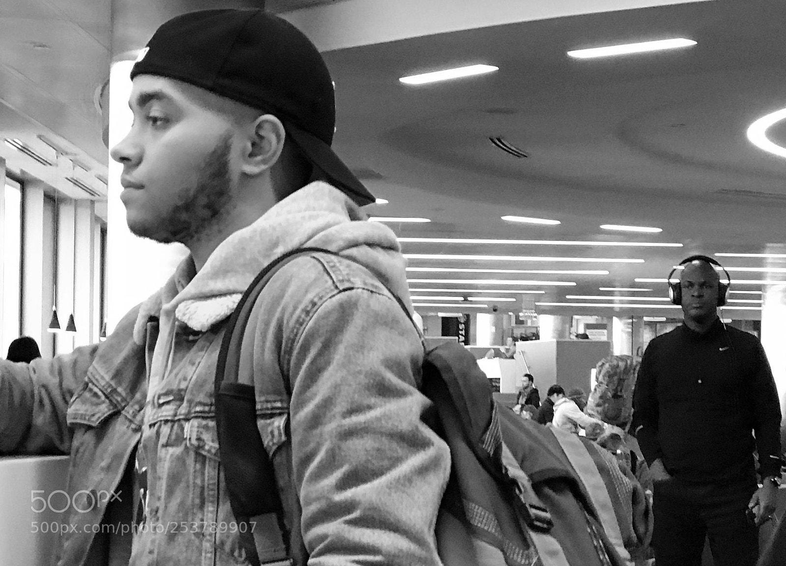 Apple iPhone 7 Plus sample photo. Waiting at the airport photography