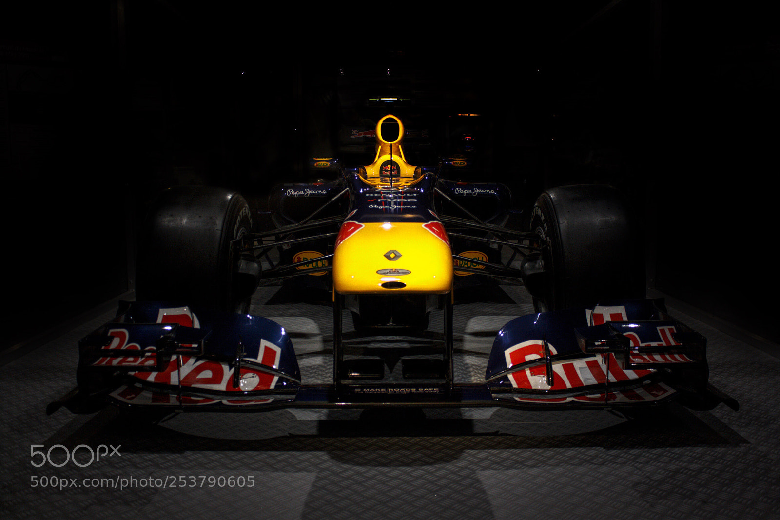 Canon EOS 1000D (EOS Digital Rebel XS / EOS Kiss F) sample photo. Mark webber red bull photography