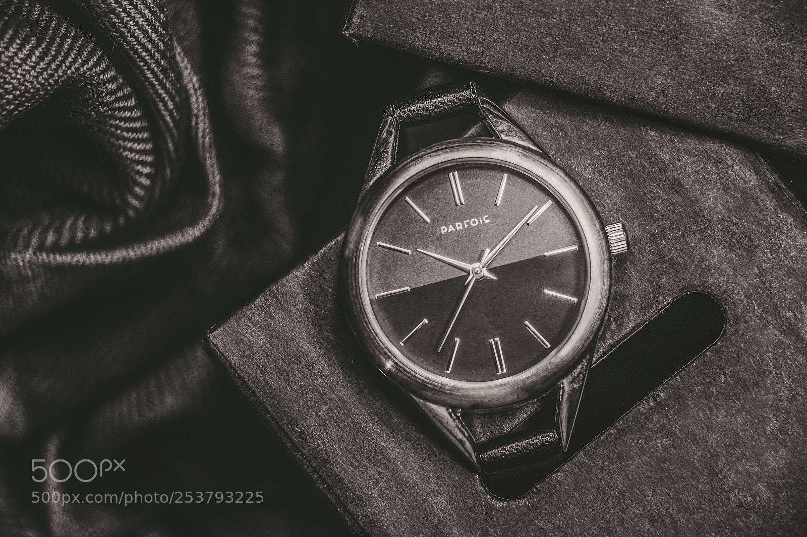 Canon EOS 77D (EOS 9000D / EOS 770D) sample photo. Clock photography