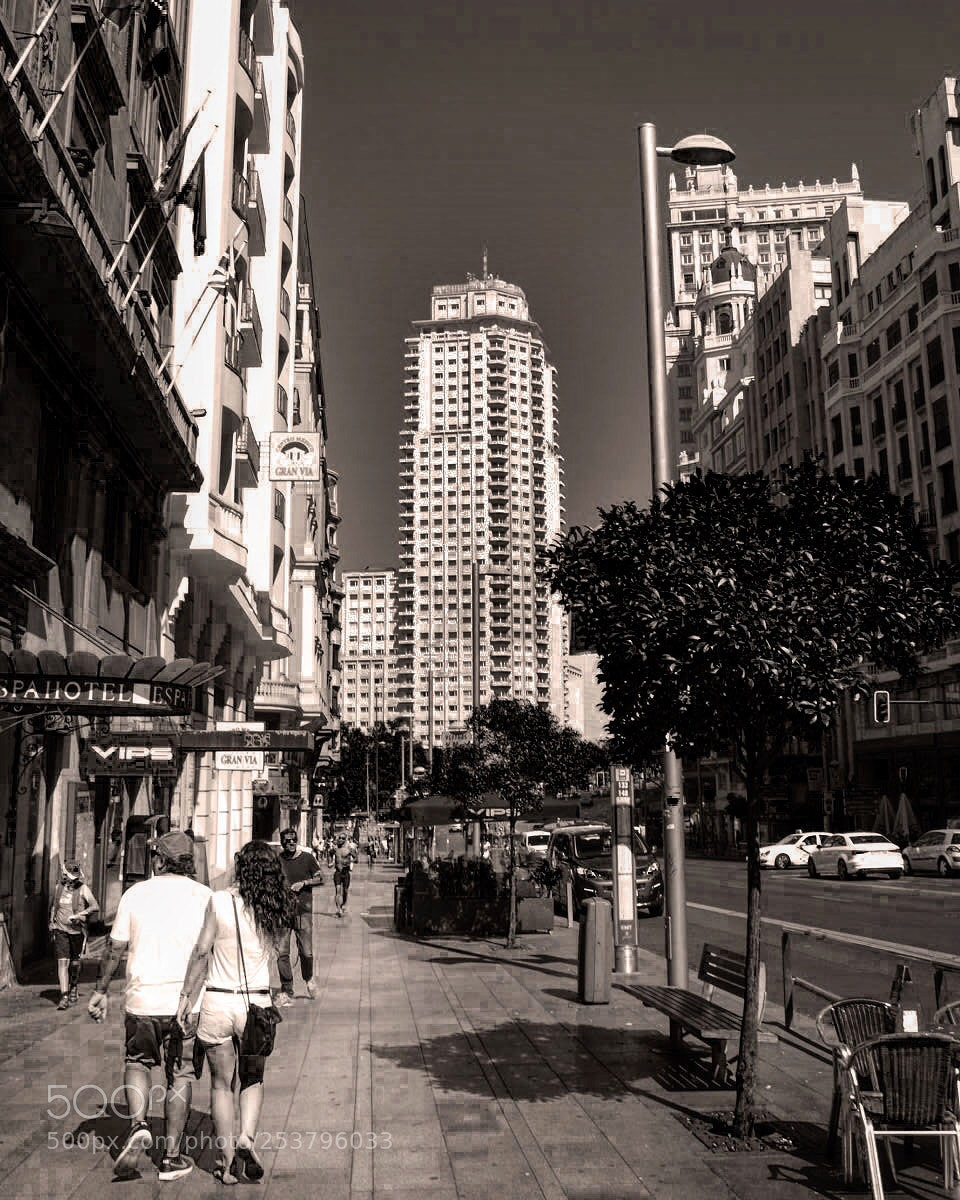 Olympus E-510 (EVOLT E-510) sample photo. Gran vía photography