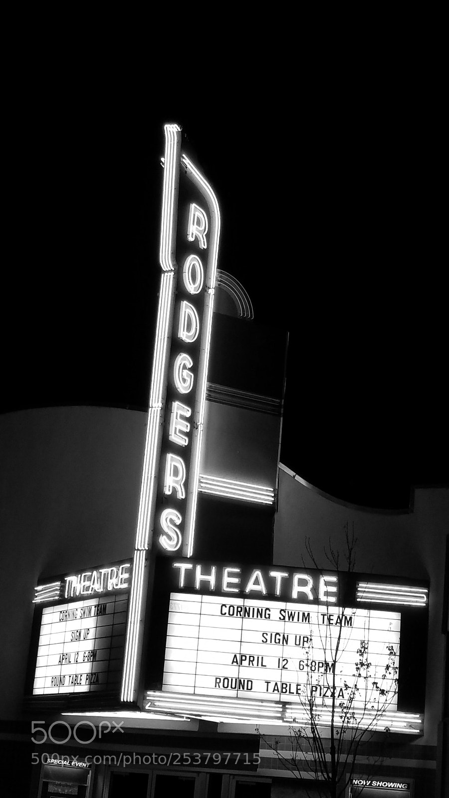 Samsung Galaxy Note4 sample photo. Throwback theater photography