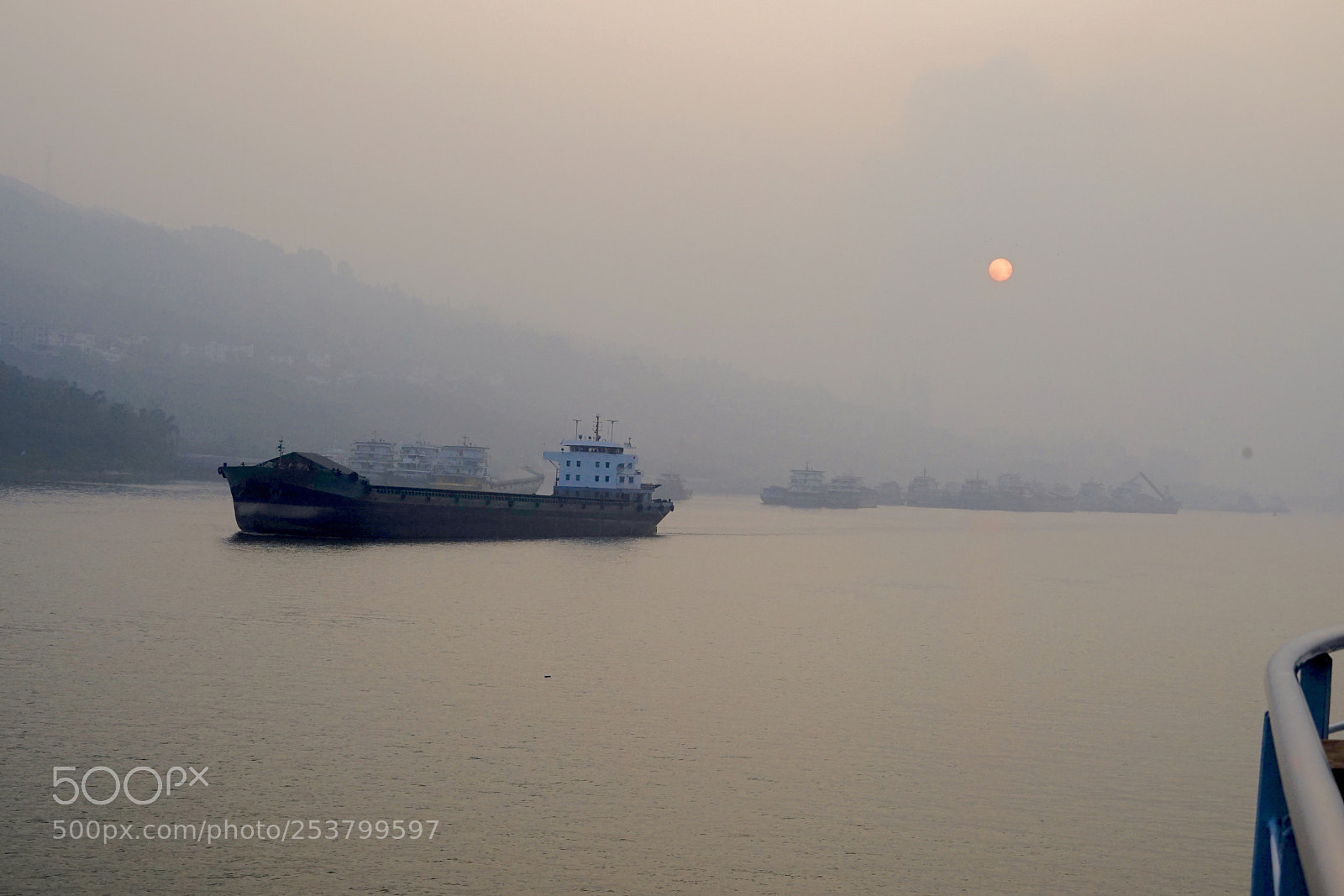 Sony a7 II sample photo. Foggy sunset on yangtze  photography