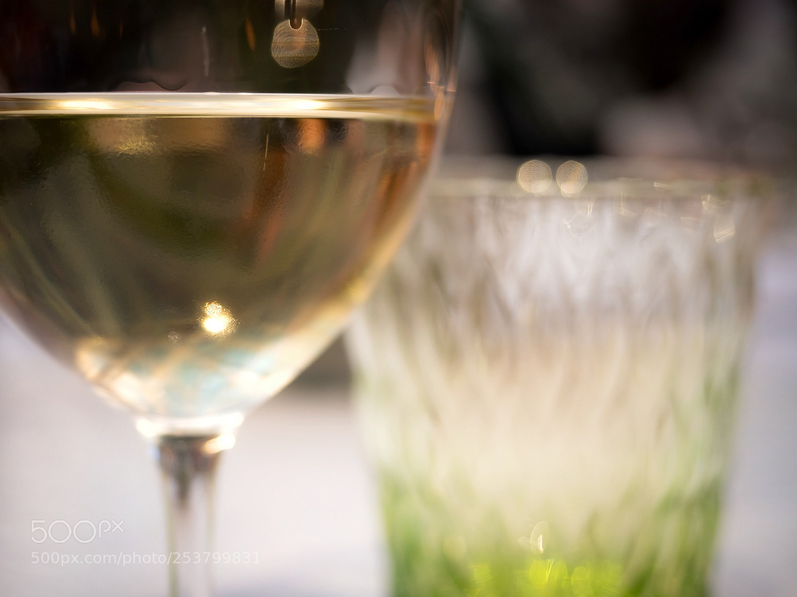 Olympus OM-D E-M1 Mark II sample photo. Table details.. photography