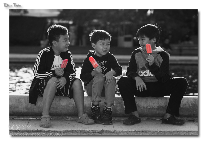 Canon EOS-1D Mark IV sample photo. Joke telling photography