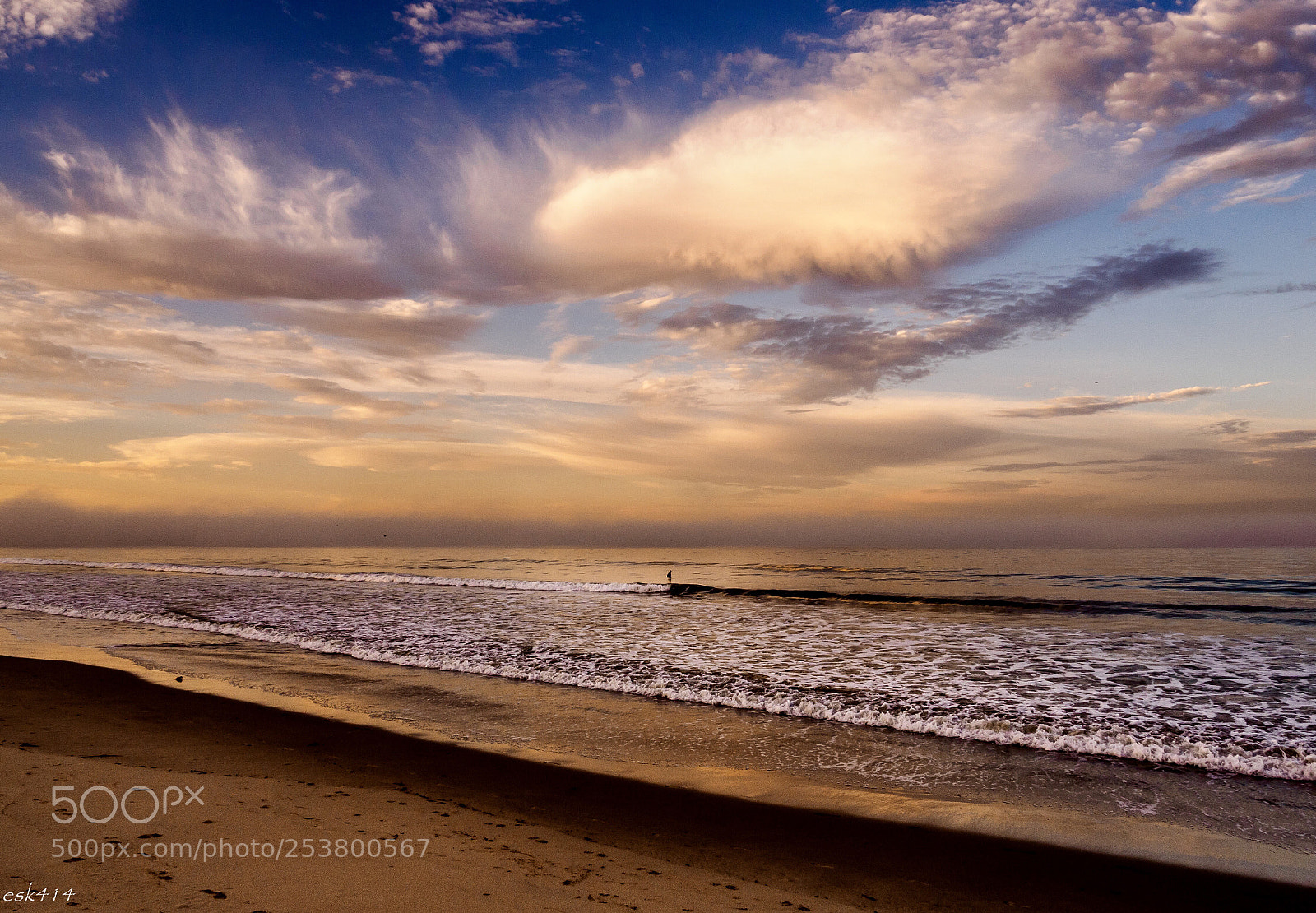 Olympus OM-D E-M5 II sample photo. Lone surfer @ dawn photography