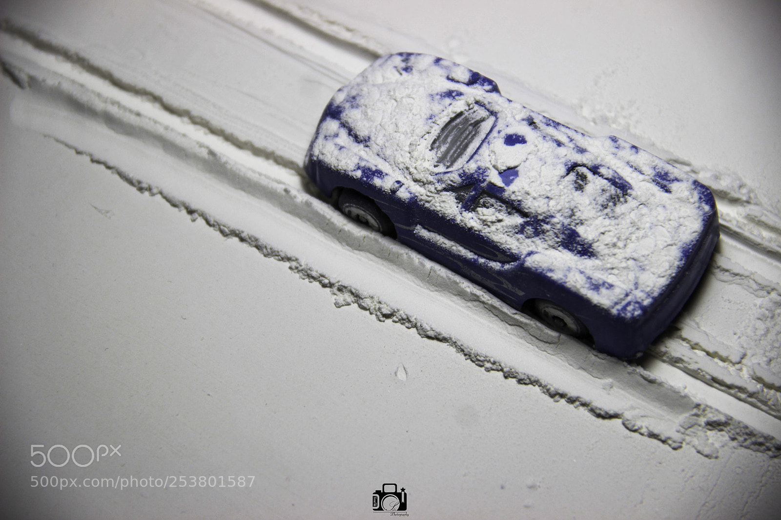 Canon EOS 600D (Rebel EOS T3i / EOS Kiss X5) sample photo. Toy car photography
