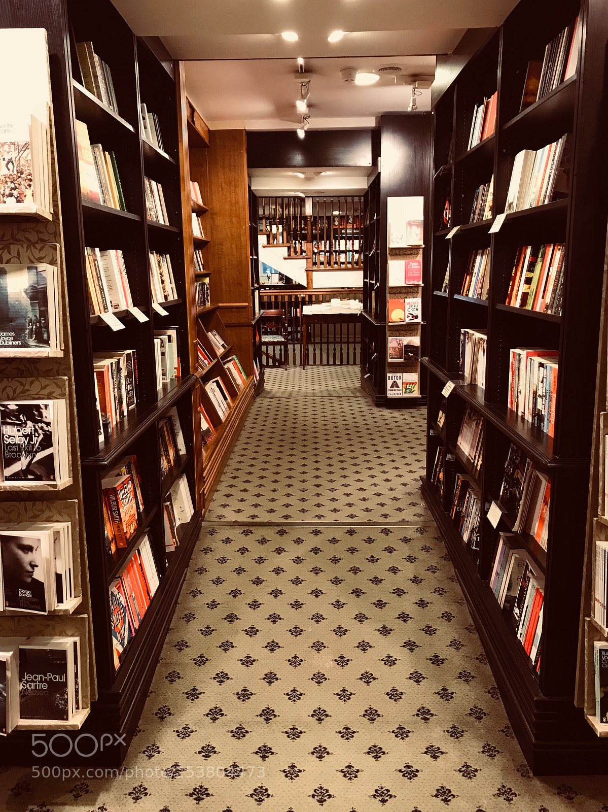 Apple iPhone 7 sample photo. Books photography