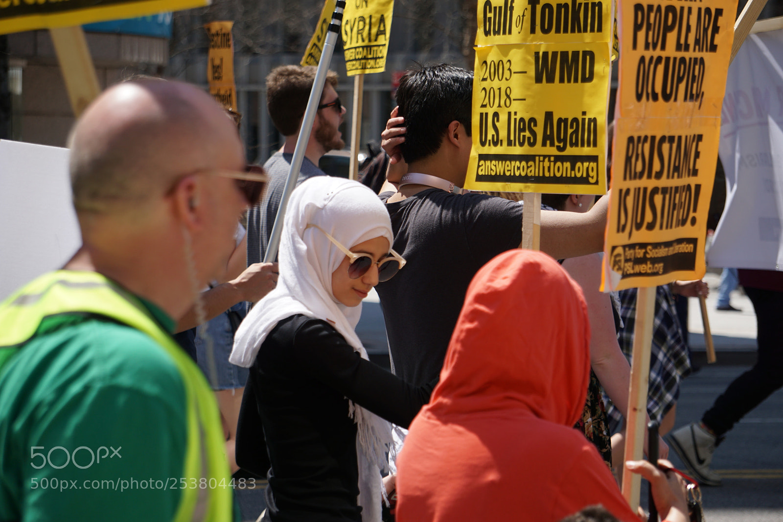 Sony a6000 sample photo. Woman wearing hijab at photography
