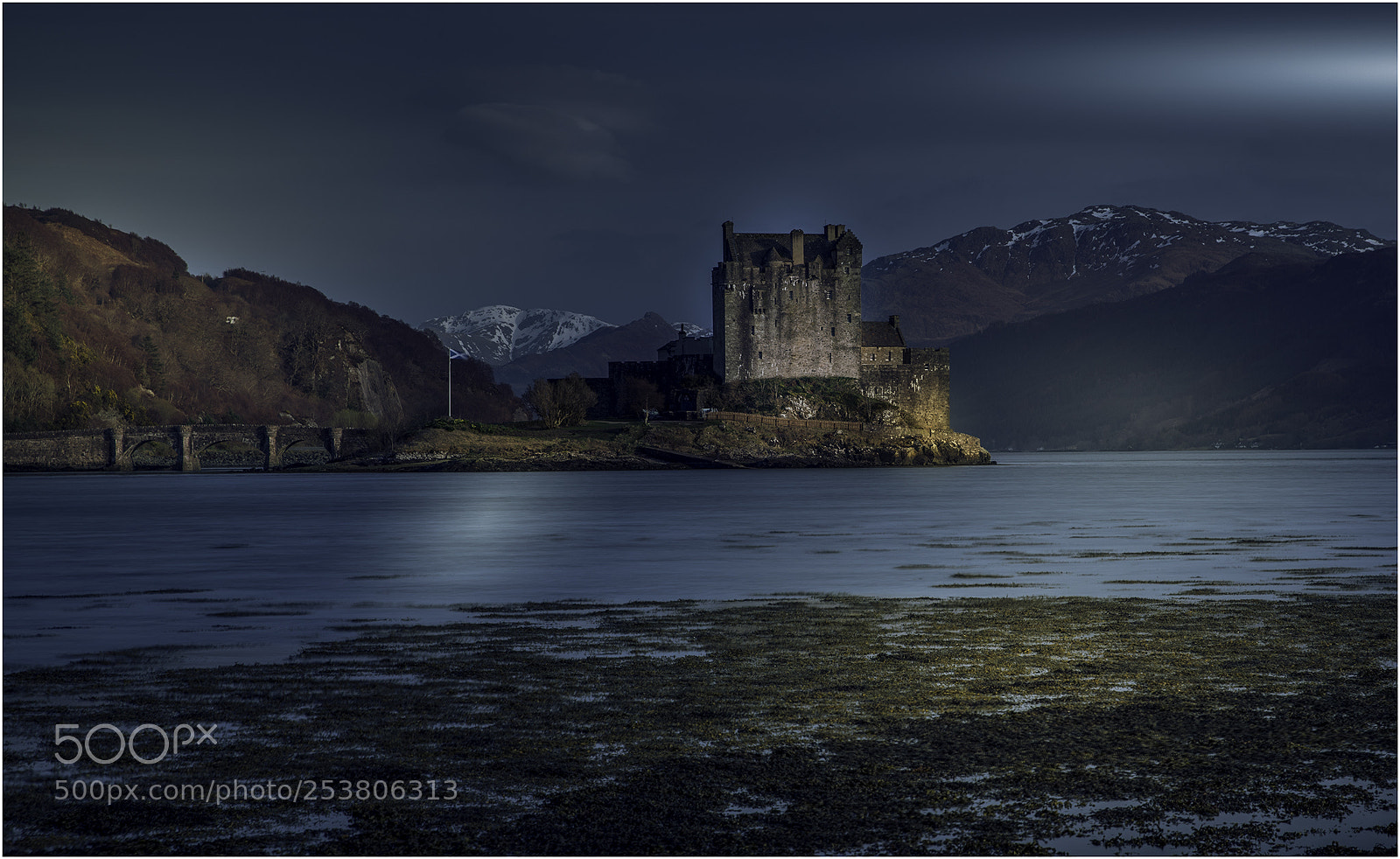 Sony a7R III sample photo. Eilean donnan castle lights photography