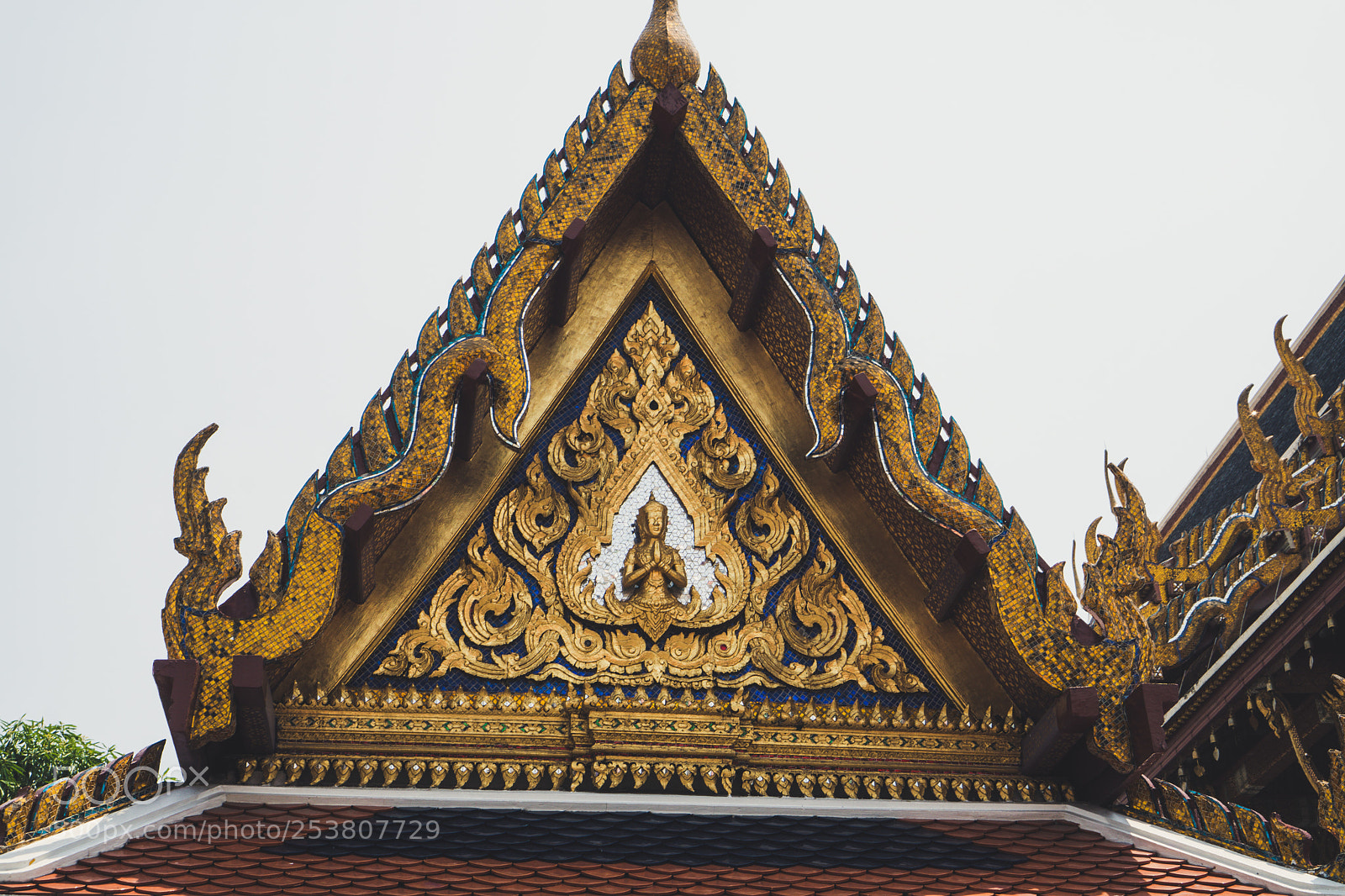 Sony a6300 sample photo. Gold buddha photography