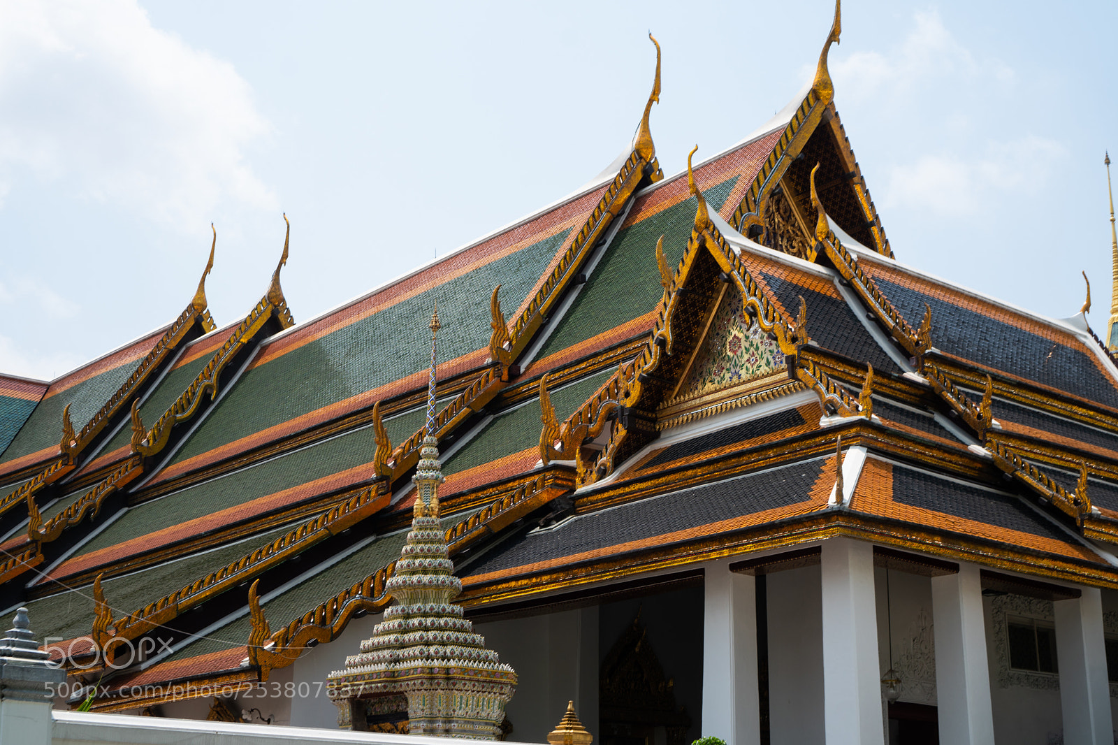Sony a6300 sample photo. Gold edged roof photography