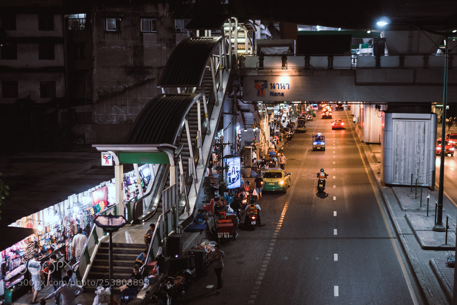 Sony a6300 sample photo. Street vendors photography