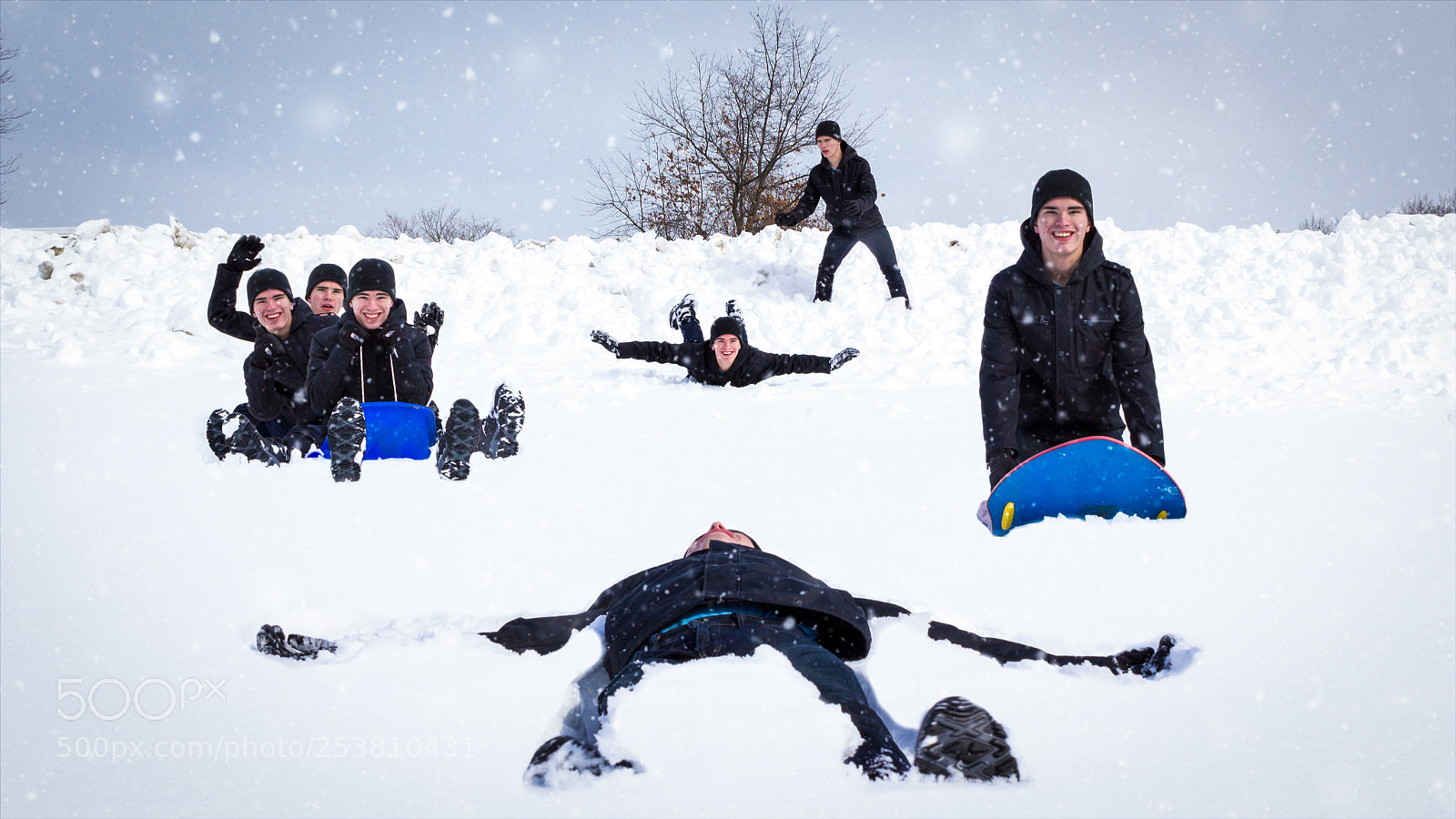Canon EOS 550D (EOS Rebel T2i / EOS Kiss X4) sample photo. Living with brothers: sledding photography