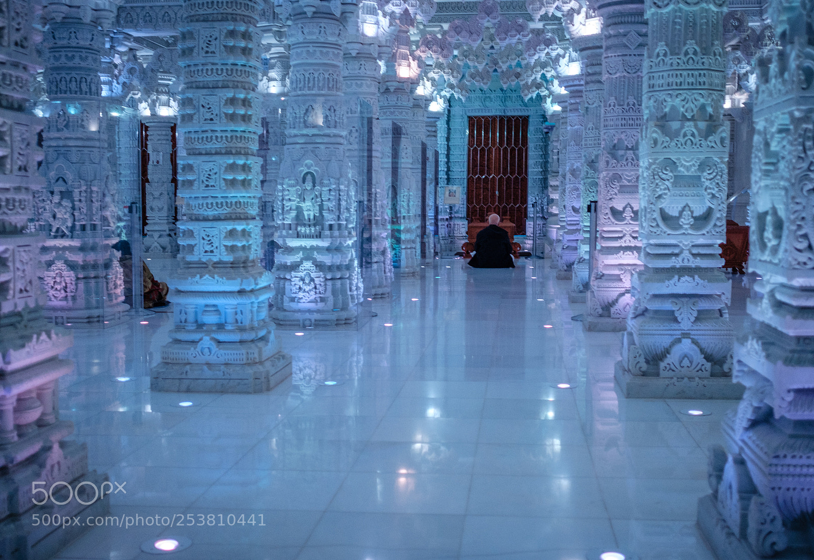Fujifilm X-Pro2 sample photo. Prayer in a temple photography