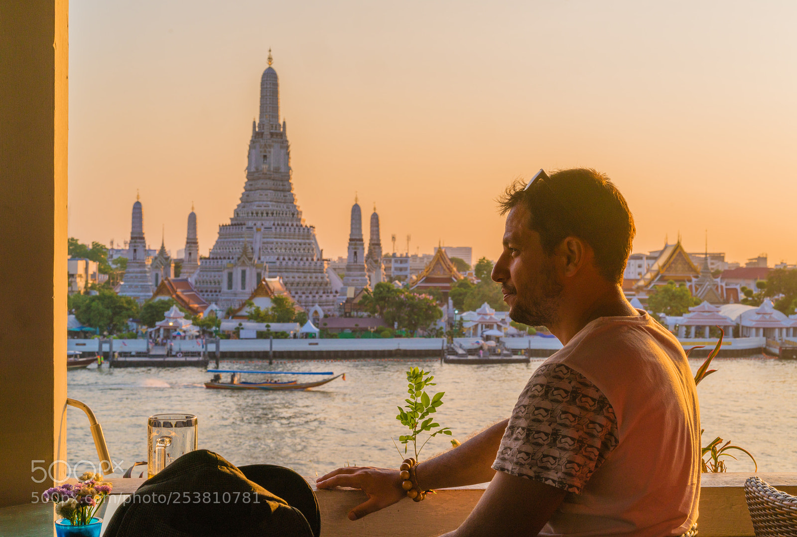 Sony a7R II sample photo. Golden moment at wat photography