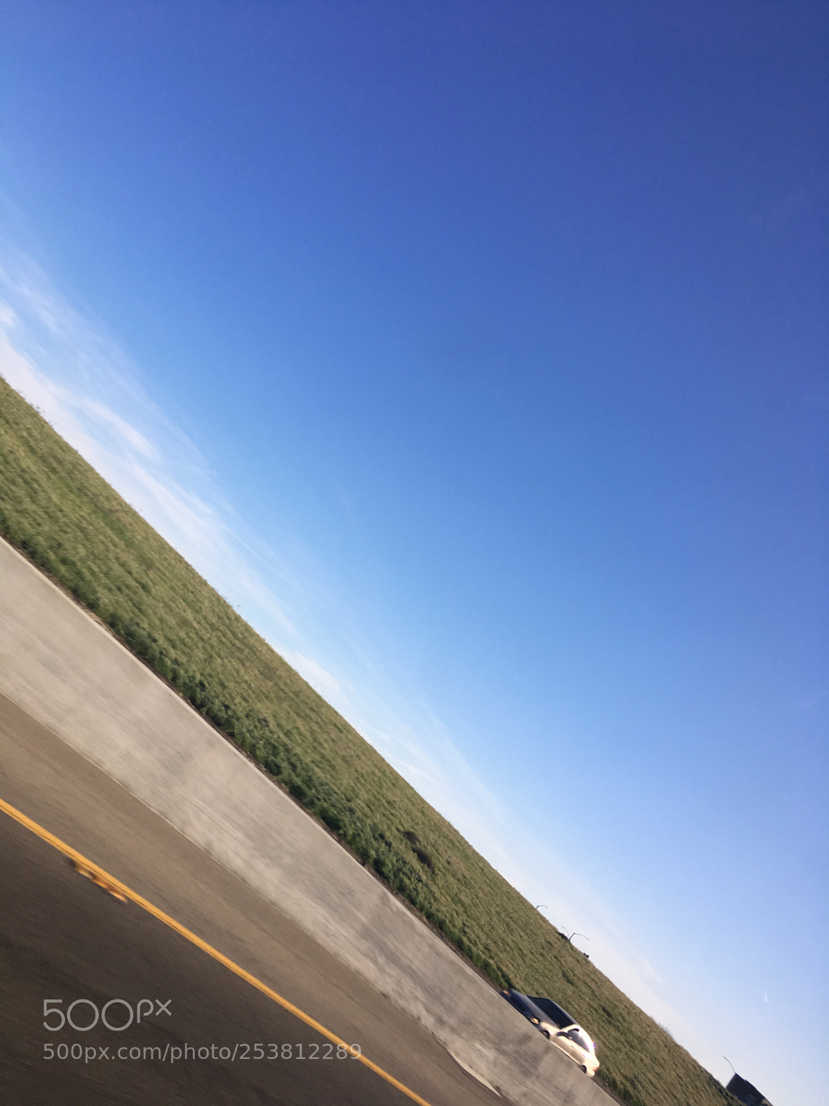 Apple iPhone SE sample photo. Sideways photography