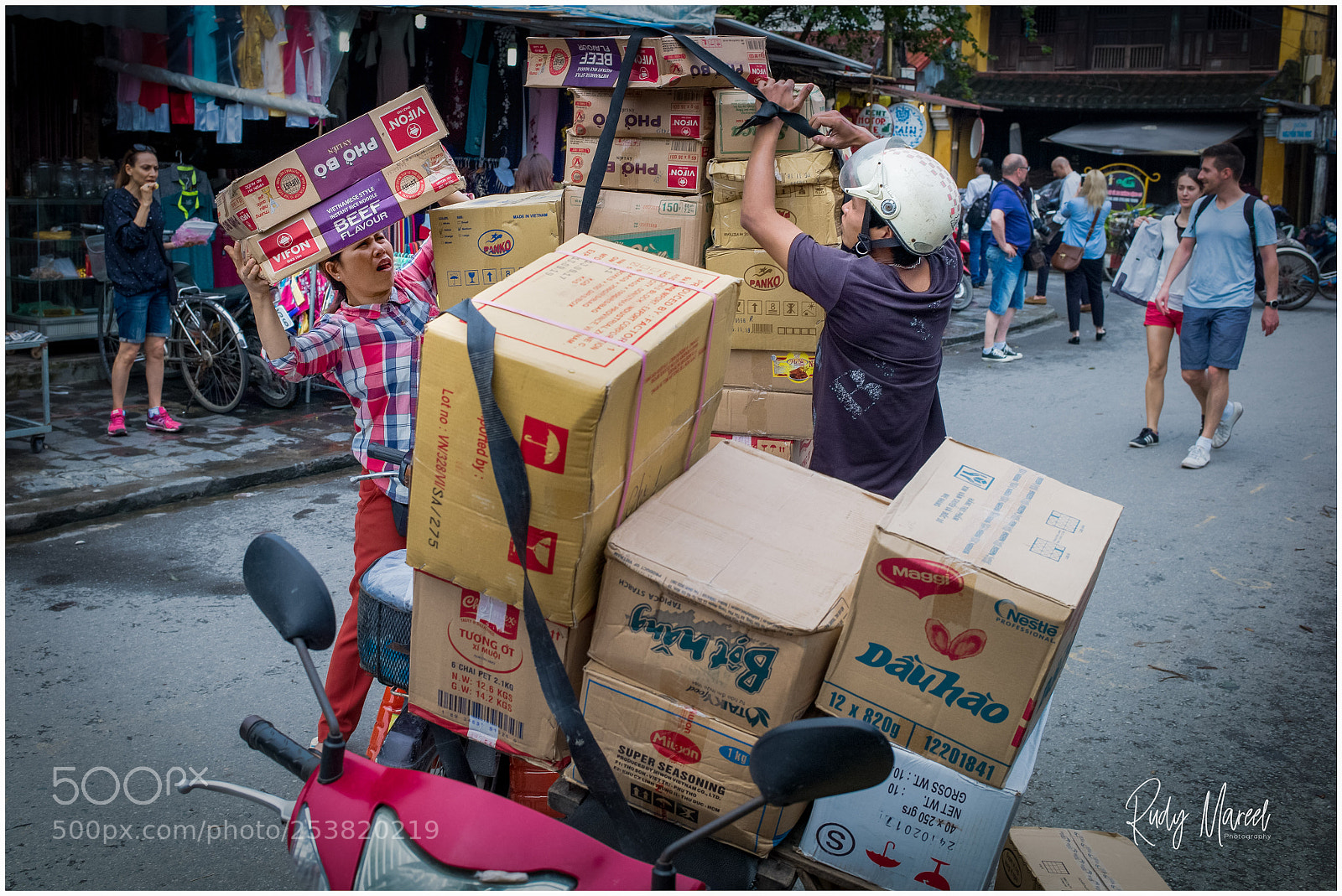 Leica M9 sample photo. Fully packed photography