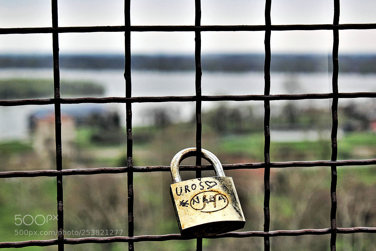 Canon EOS 1200D (EOS Rebel T5 / EOS Kiss X70 / EOS Hi) sample photo. ~locked up~ photography
