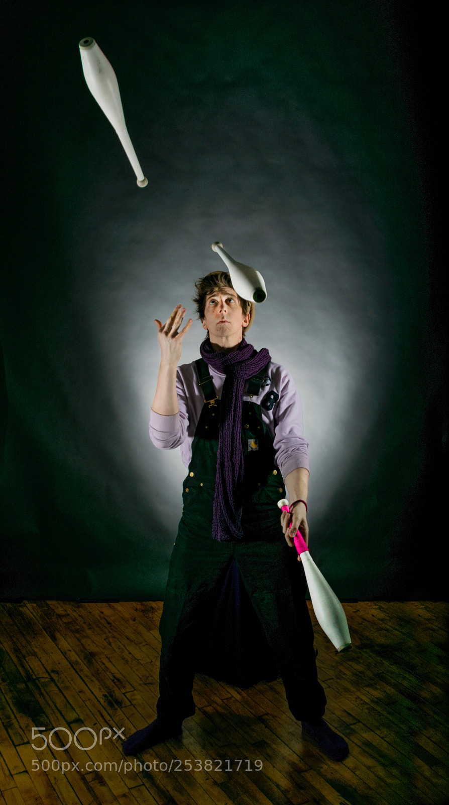 Nikon D5300 sample photo. The juggler - diagonal photography