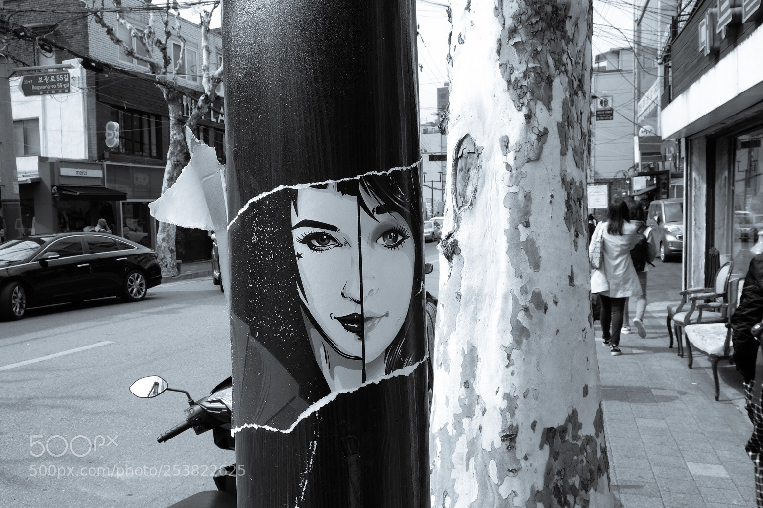 Fujifilm X-T10 sample photo. Itaewon antique street photography