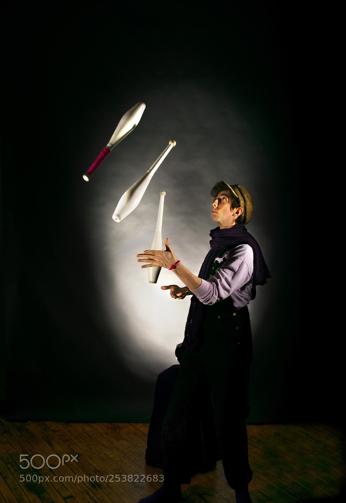 Nikon D5300 sample photo. The juggler - side photography