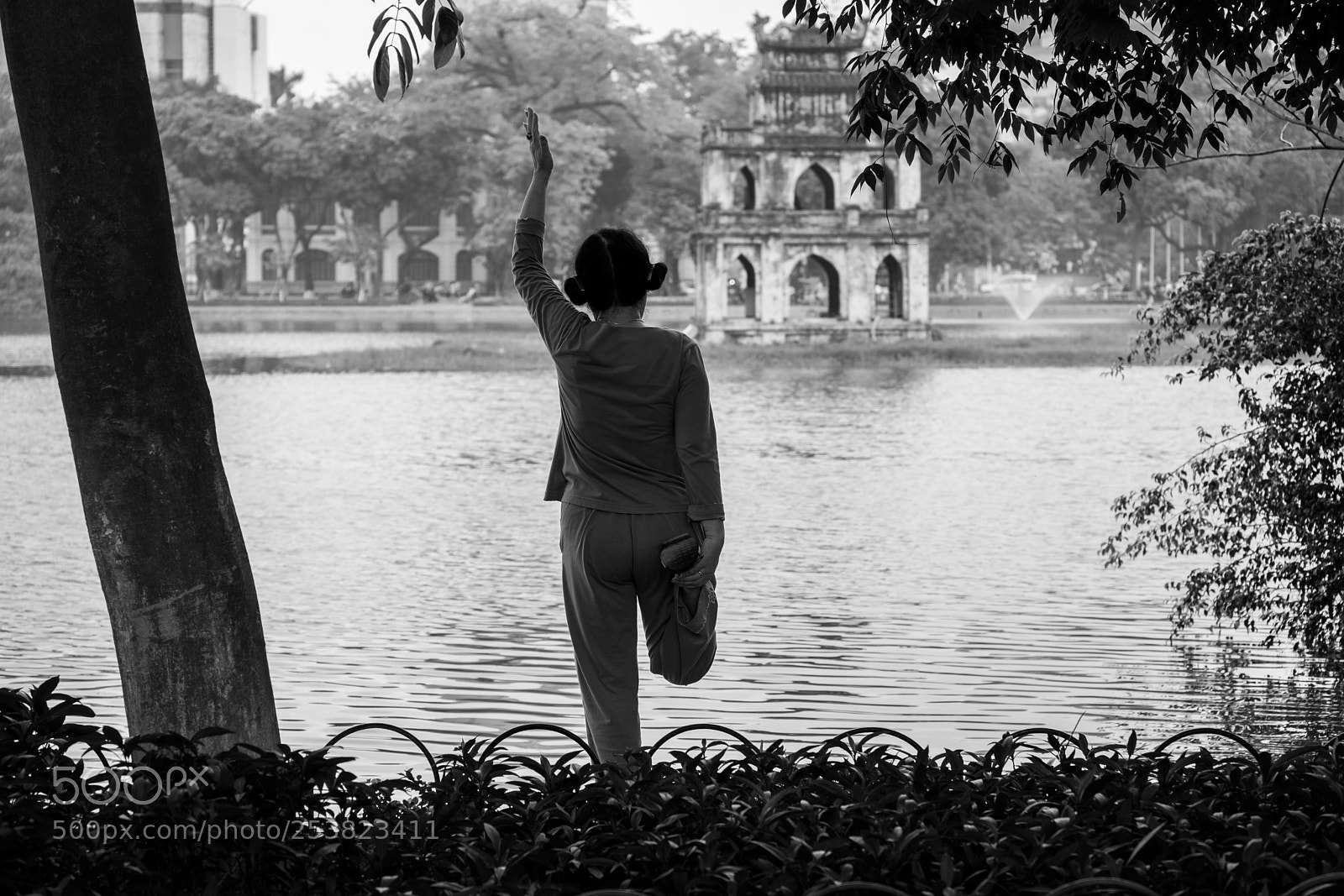 Fujifilm X-T2 sample photo. Morning exercise in hanoi photography