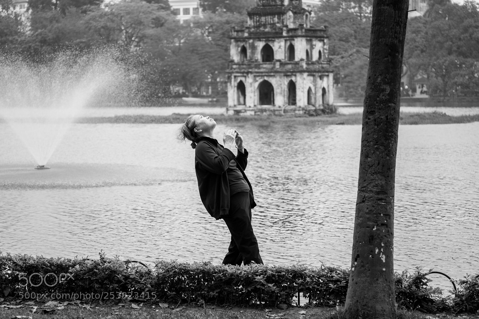 Fujifilm X-T2 sample photo. Morning exercise in hanoi photography