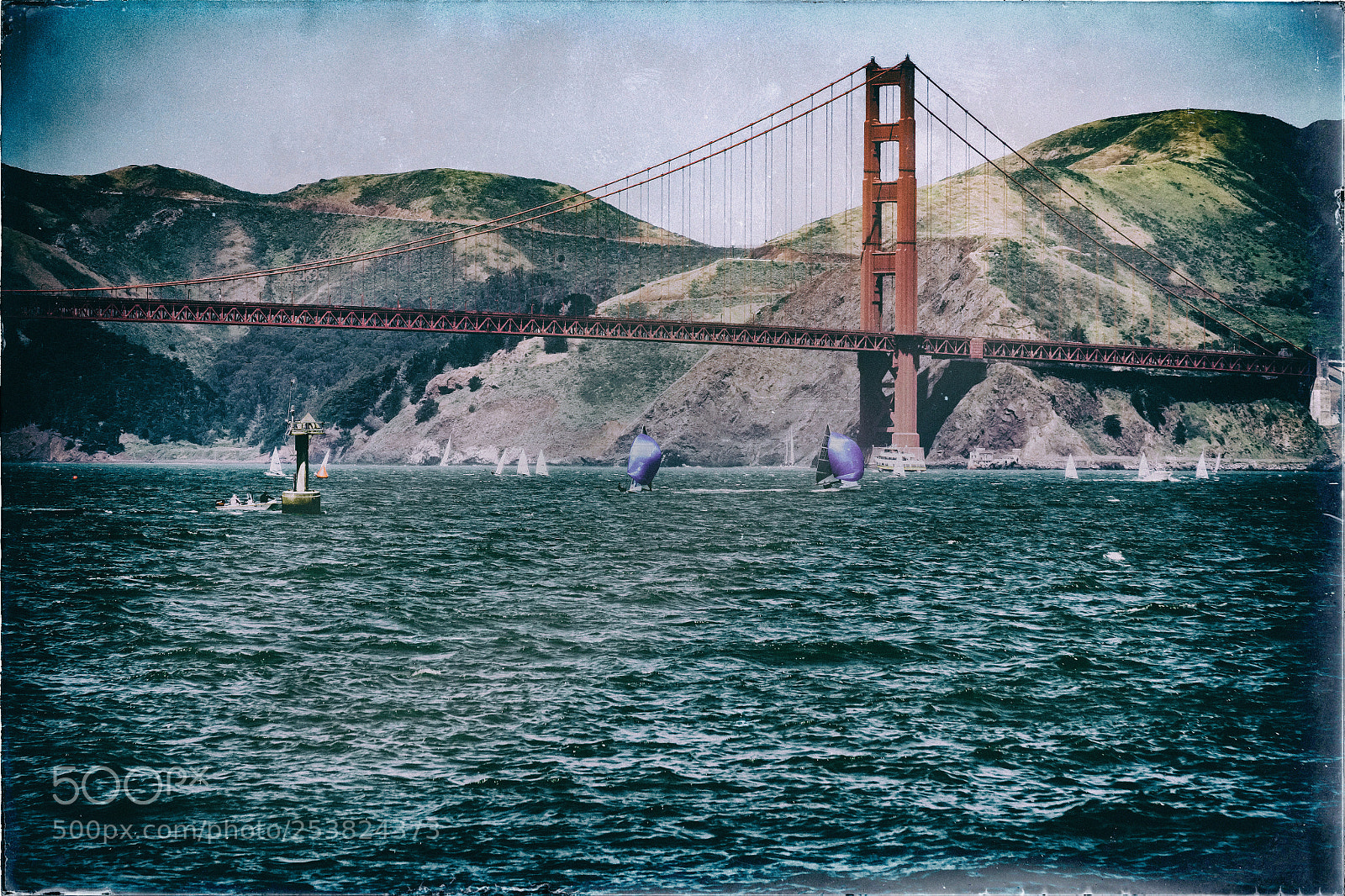Fujifilm X-T1 sample photo. Golden gate, vintage and photography