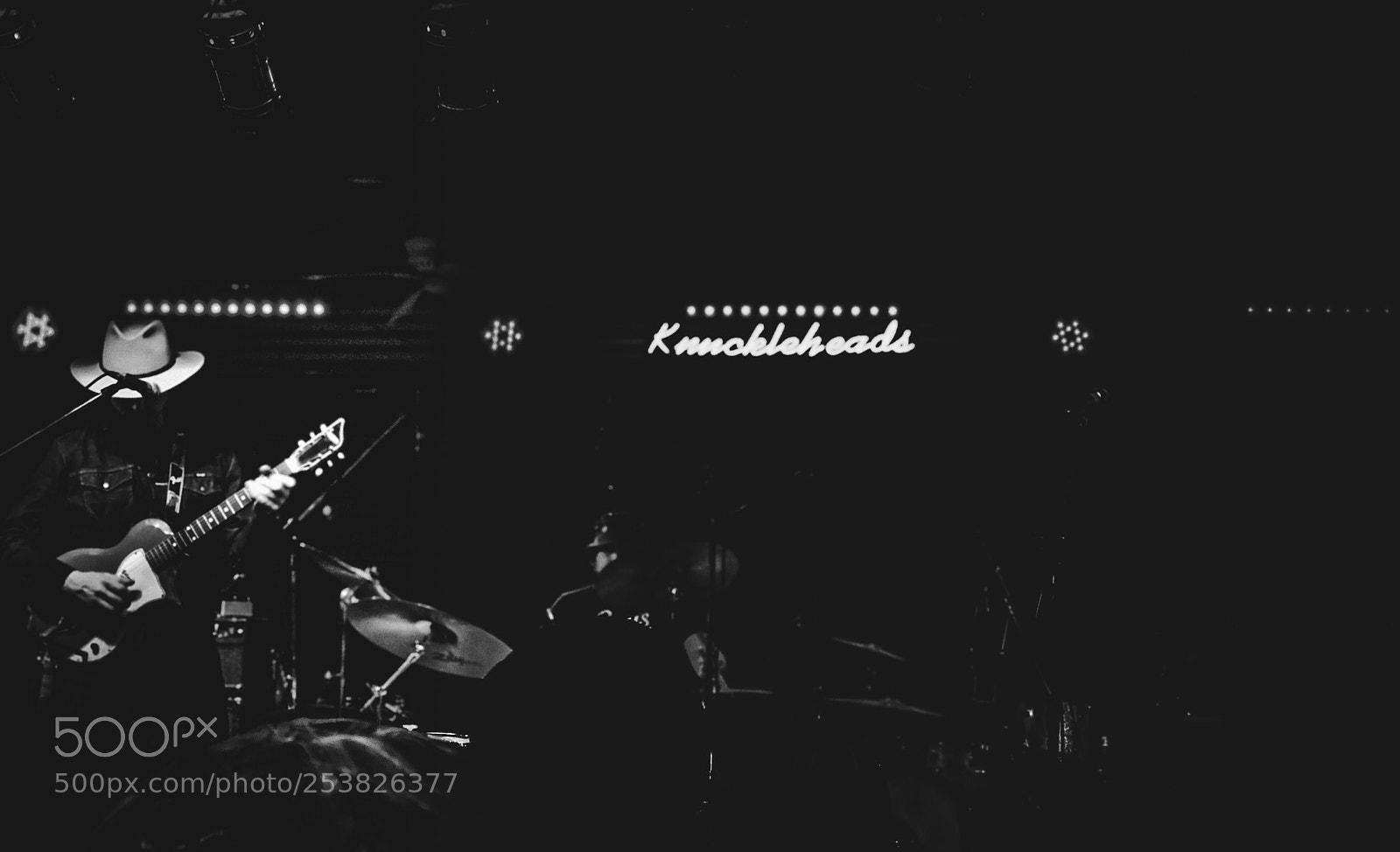 Apple iPhone X sample photo. Live music of kansas photography