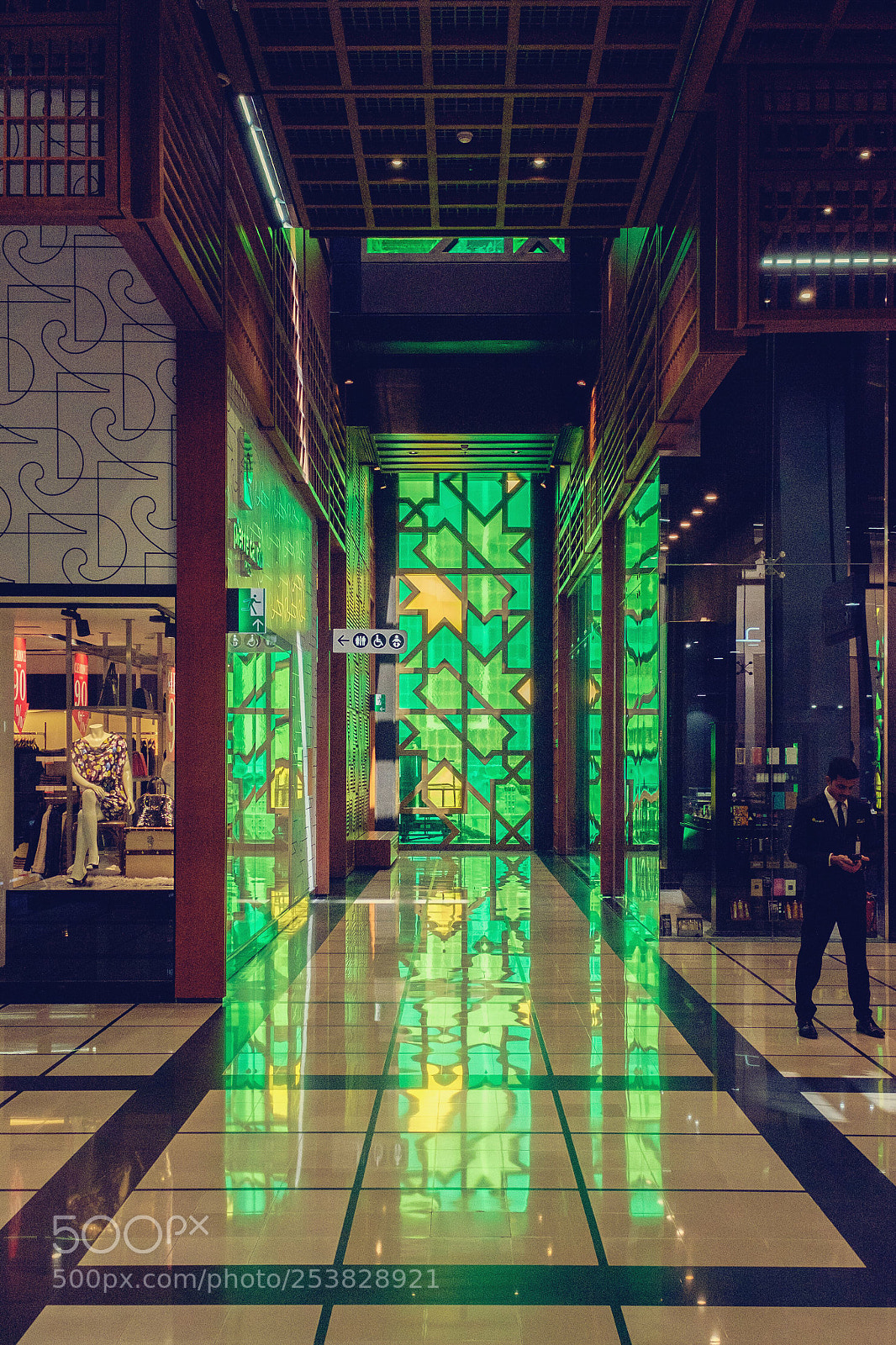 Fujifilm X100T sample photo. Stained glass at wtc photography