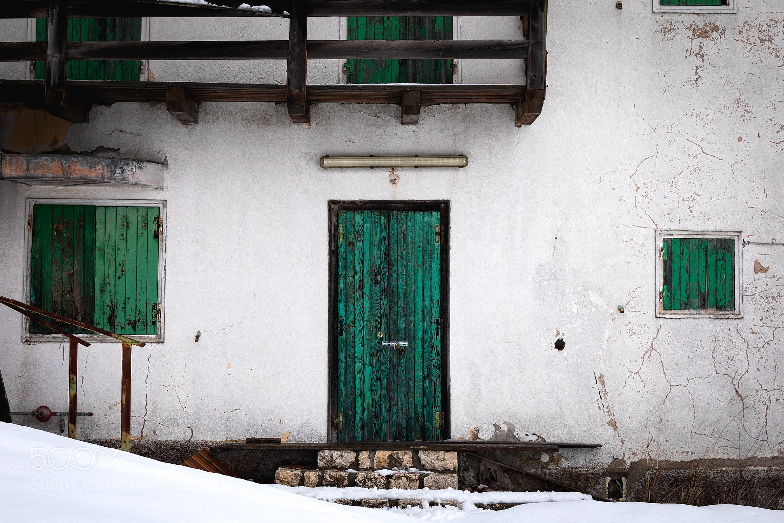 Canon EOS 5D Mark IV sample photo. Green door photography