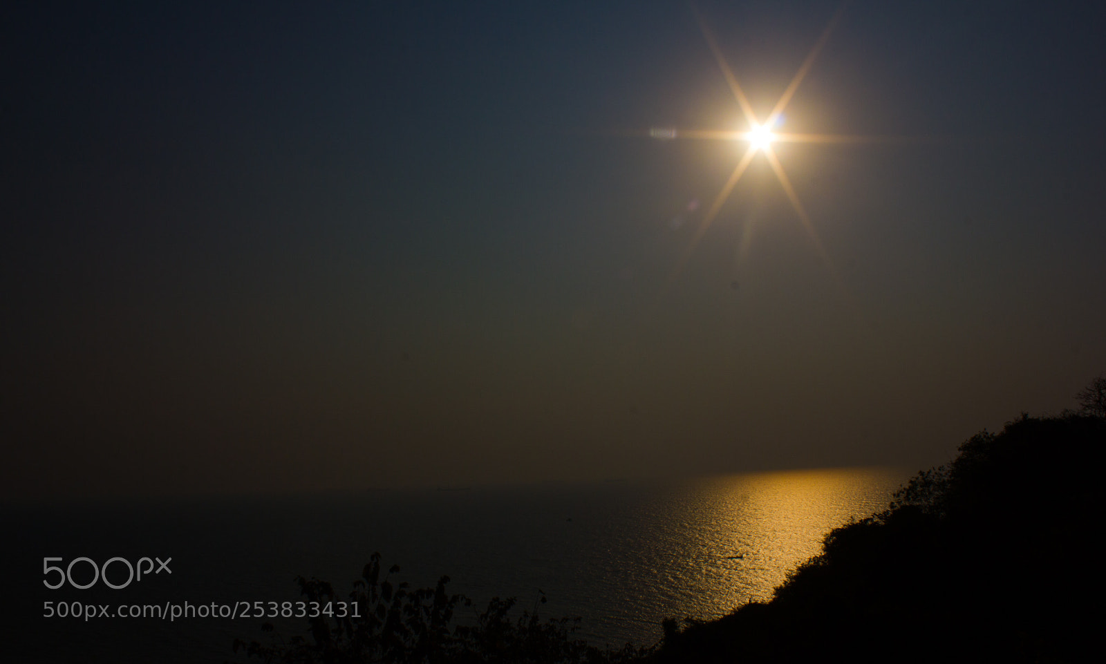 Canon EOS 550D (EOS Rebel T2i / EOS Kiss X4) sample photo. Sun and the sea photography