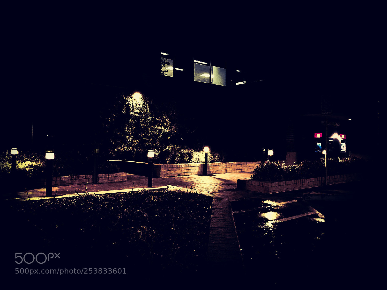 Apple iPhone X sample photo. Lights on the sidewalk photography
