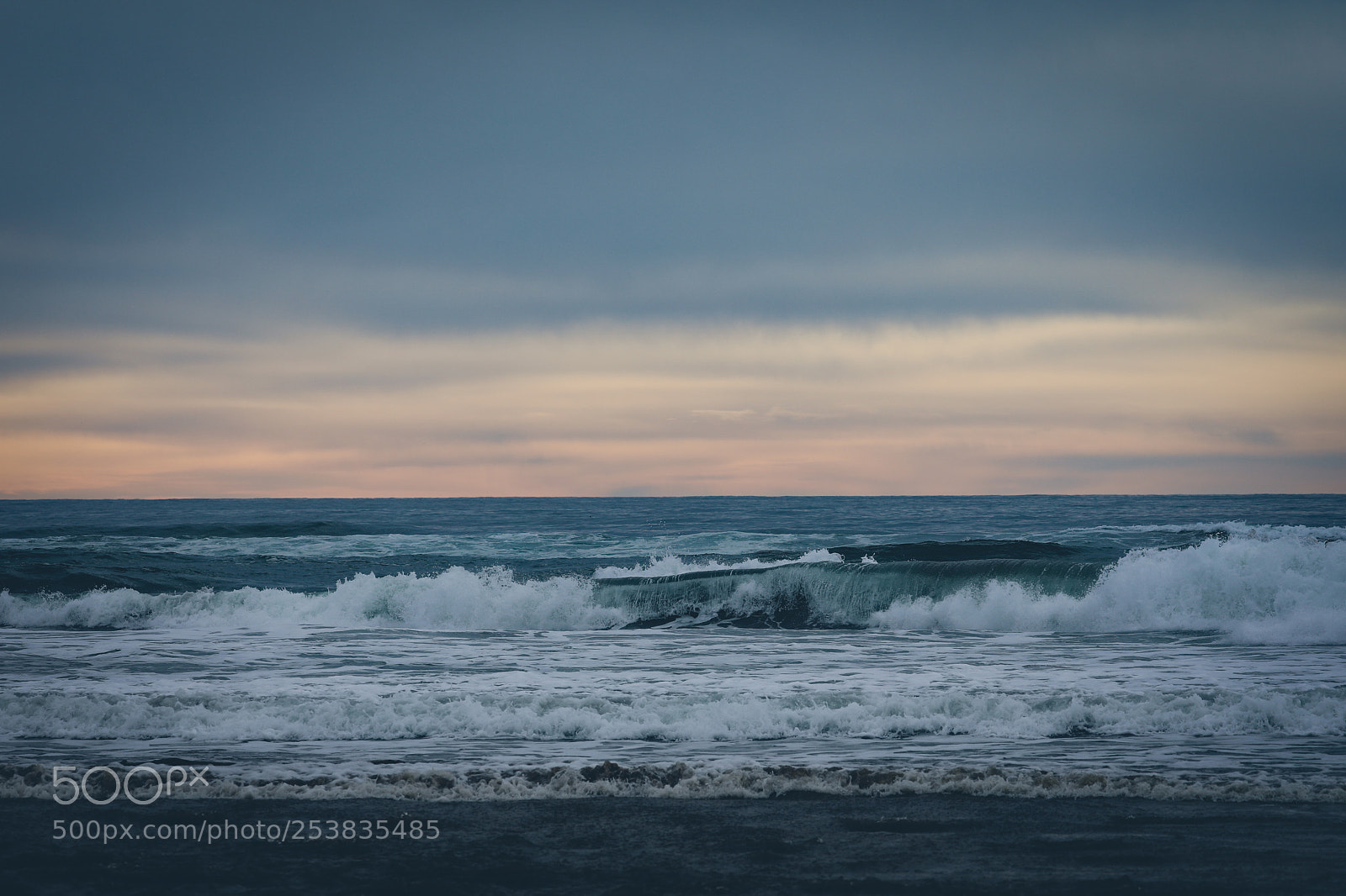 Canon EOS 5D Mark IV sample photo. Waves breaking on the photography