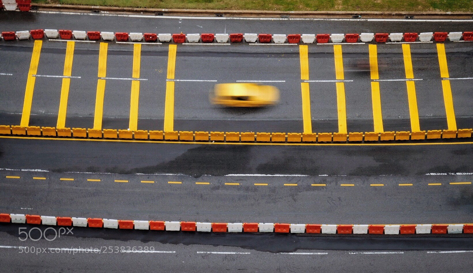 Fujifilm X-T20 sample photo. The yellow cab photography