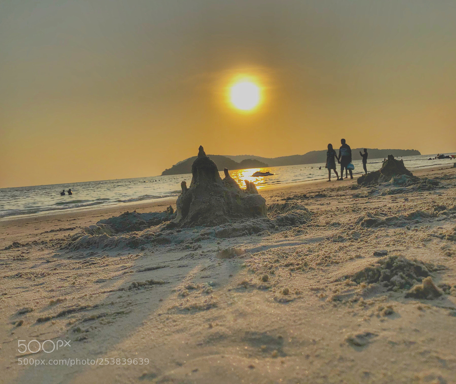 Apple iPhone 8 Plus sample photo. Sand castle photography