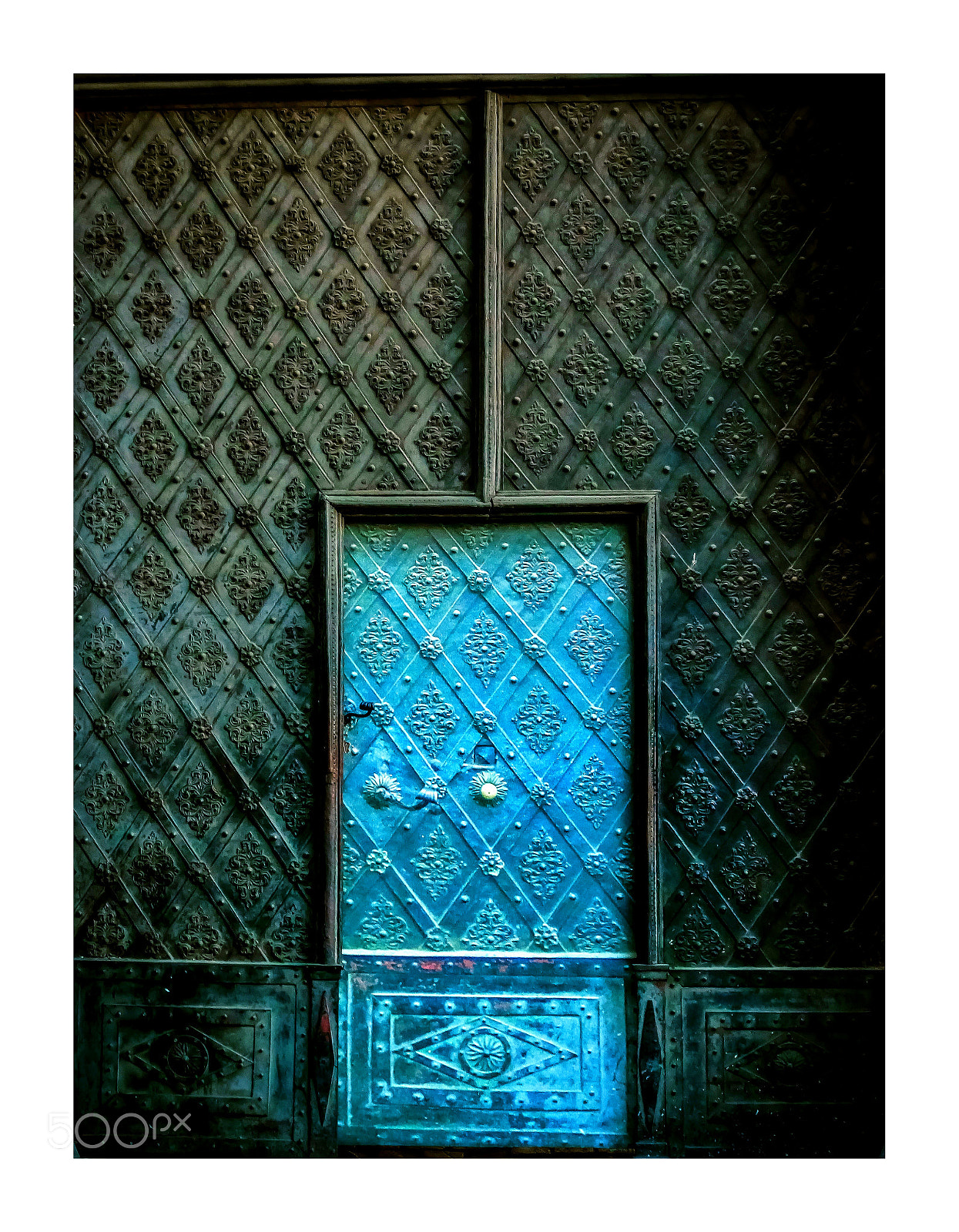 Panasonic Lumix DMC-FZ1000 sample photo. La porte bleue photography